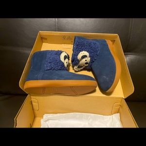 UGG Unisex-Child T Koala Stuffie Fashion Boot
